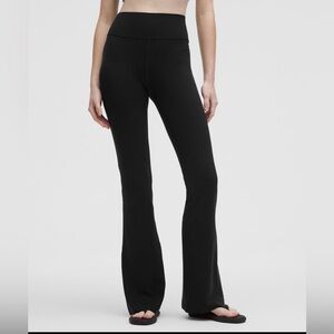 Lululemon Groove NULU super high-rise flared black pant